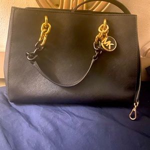 Michael kors bag very good condition